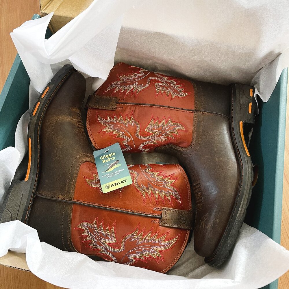 FIRM. NIB Ariat Kid's Dark Earth Workhog Square Toe Leather Boots Cowboy Cowgirl